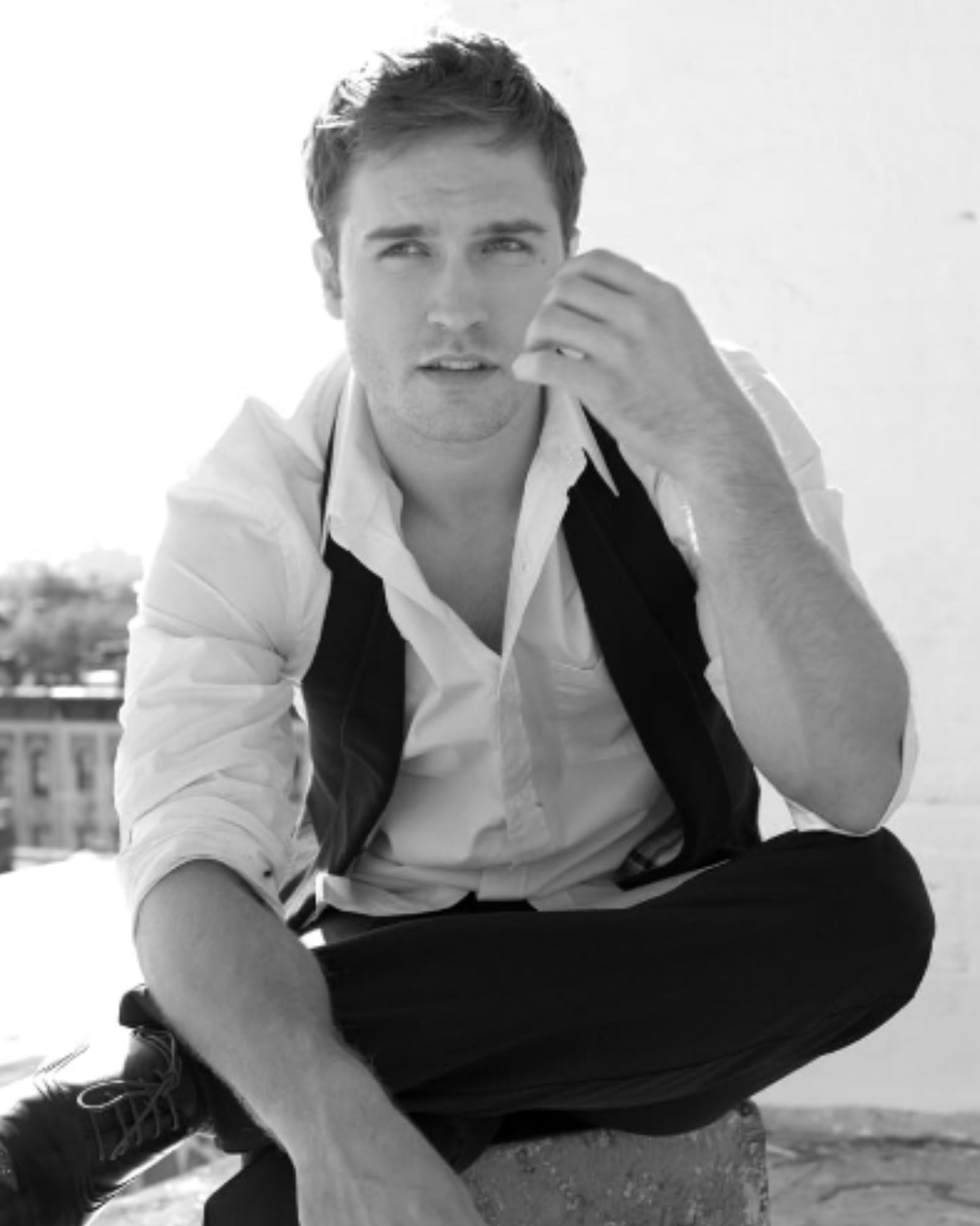 Scott Porter - Absentee Autograph - Image 2