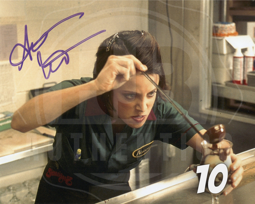 Alanna Ubach Autograph - Image 11