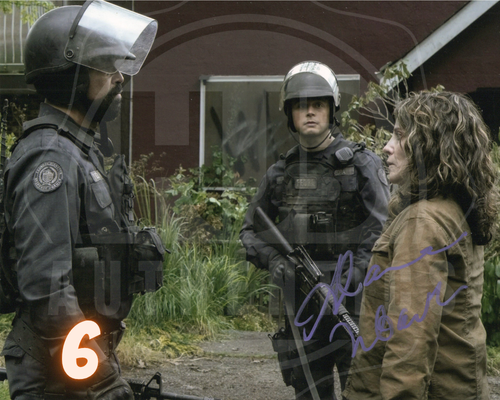 Alanna Ubach Autograph - Image 7